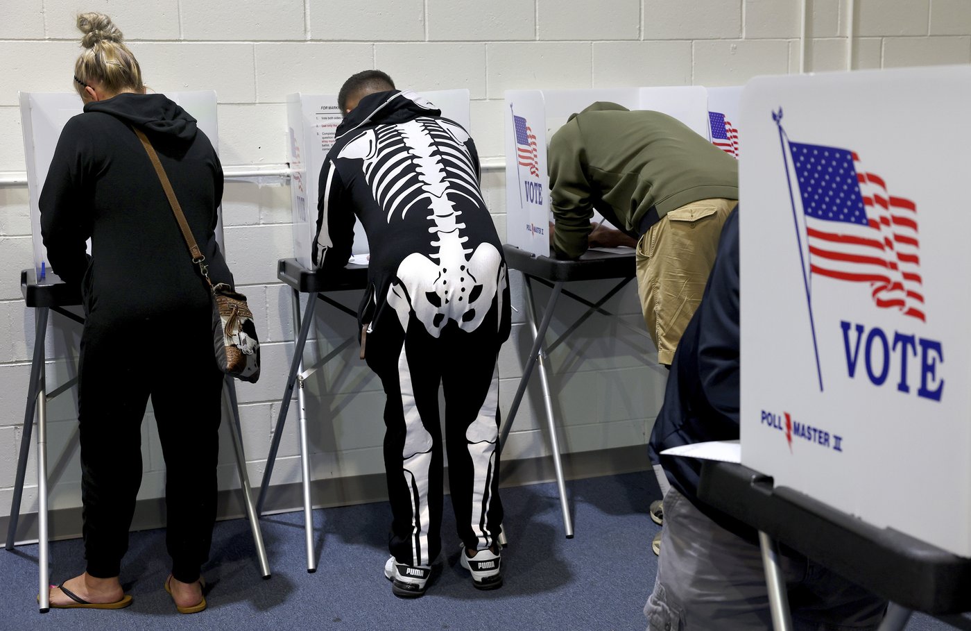 PHOTO COLLECTION: AP Top Photos of the Month, October 2024 | iNFOnews.ca