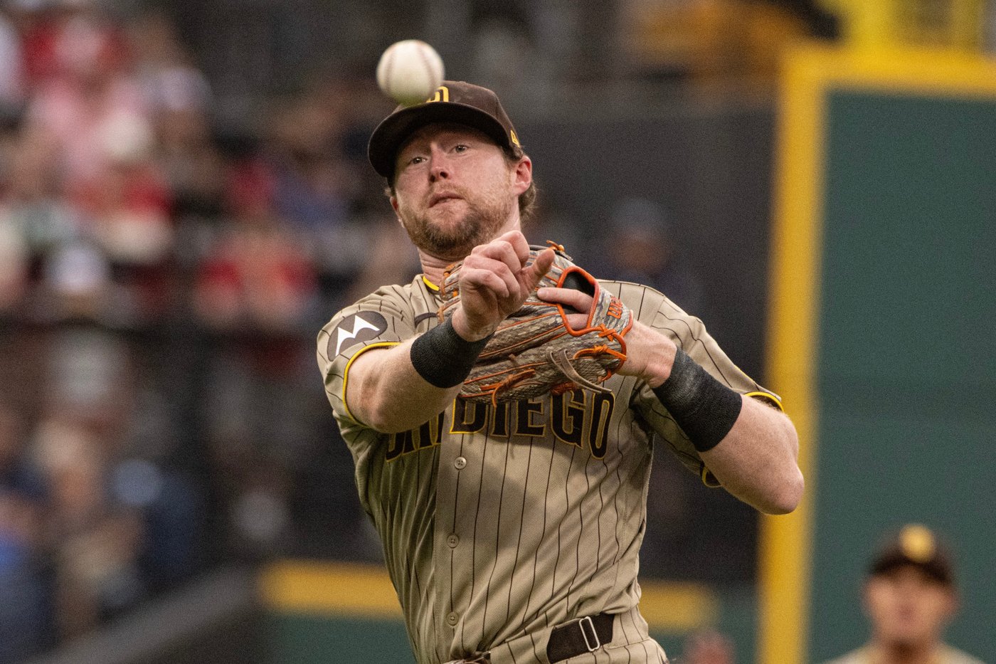Padres storm back from 3-run deficit to beat the Guardians 7-5, win 6th straight | iNFOnews.ca