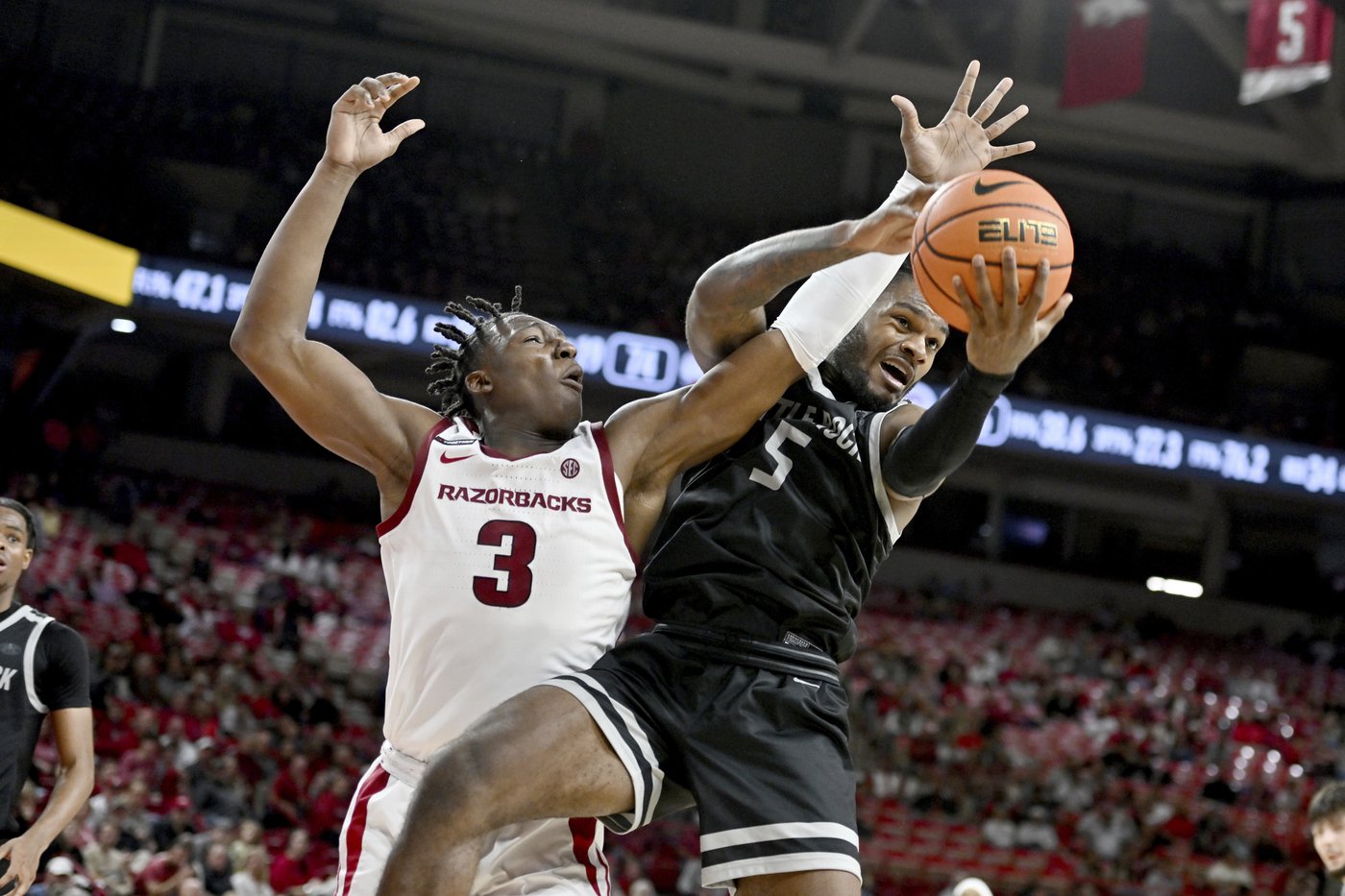 Thiero, Fland lead No. 20 Arkansas past Little Rock 79-67 | iNFOnews.ca