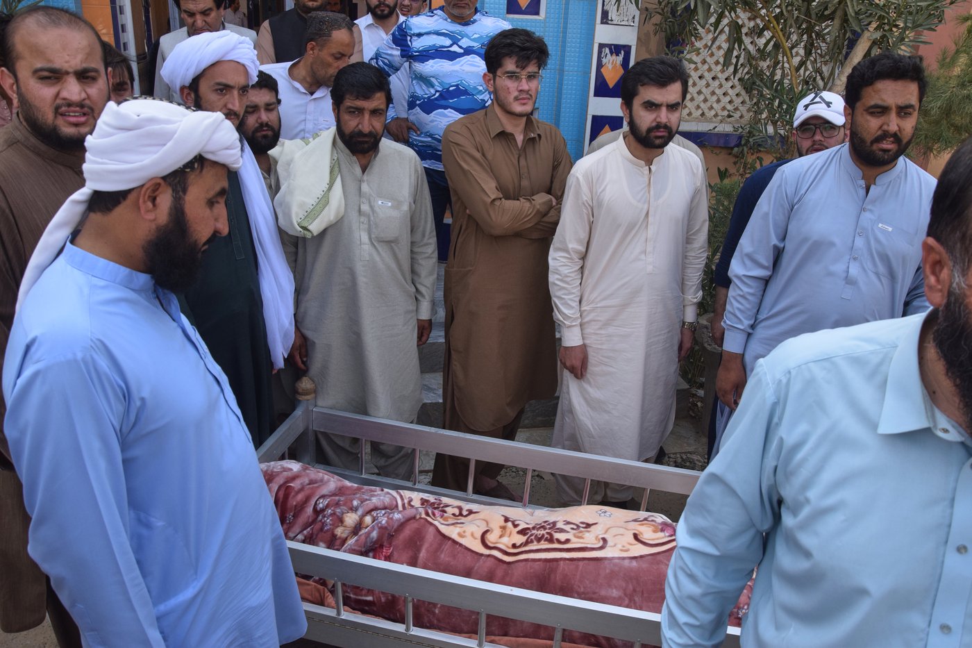 Suspected militants kill judge, security guard in ambush in restive southwest Pakistan | iNFOnews.ca Suspected militants kill judge, security guard in ambush in restive southwest Pakistan | iNFOnews.ca