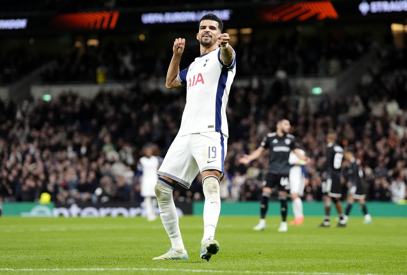 Tottenham overcomes early red card to post 3-0 win in revamped Europa League | iNFOnews.ca