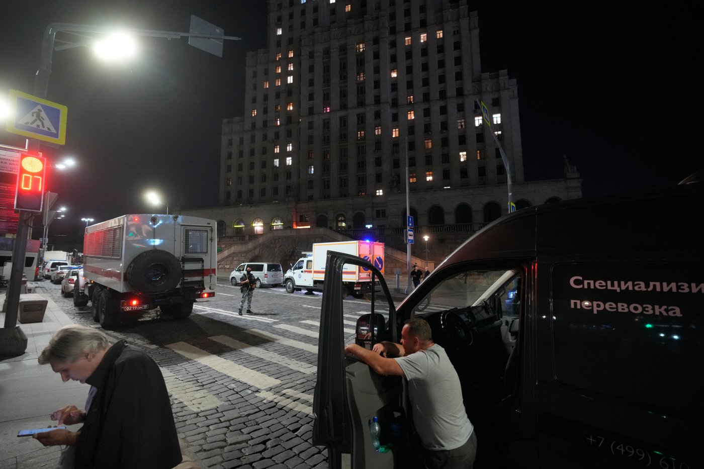 3 people killed, at least 21 wounded in Moscow restaurant bombing, Russian officials say | iNFOnews.ca 3 people killed, at least 21 wounded in Moscow restaurant bombing, Russian officials say | iNFOnews.ca