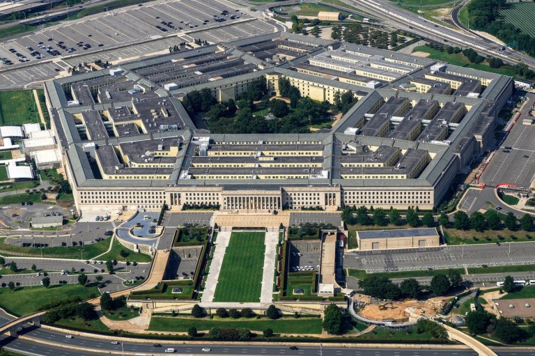 Judge weighs New York Times bid to block policy limiting journalists' access to Pentagon | iNFOnews.ca