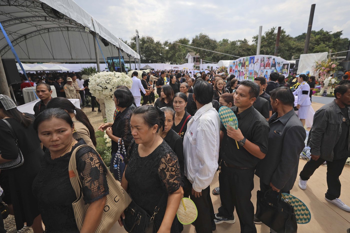 Small town in Thailand hold mass cremation for 23 who died in a school trip bus fire | iNFOnews.ca Small town in Thailand hold mass cremation for 23 who died in a school trip bus fire | iNFOnews.ca