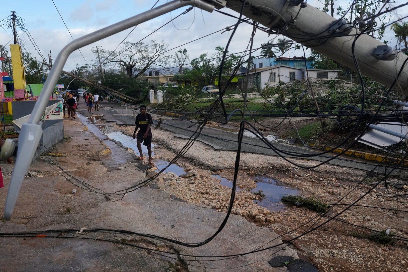 What to know about Hurricane Melissa as death toll rises | iNFOnews.ca