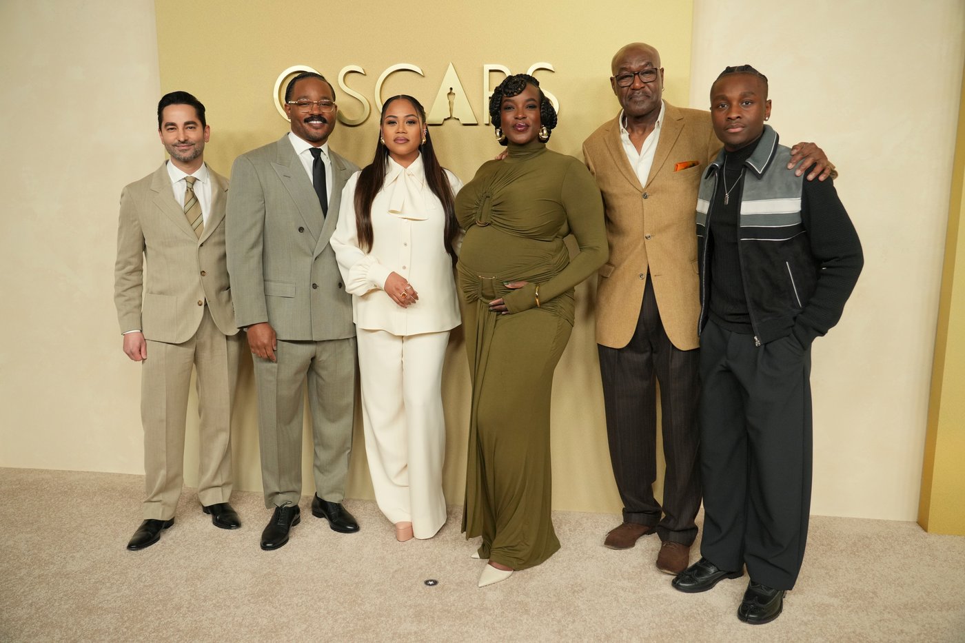 Oscar hopefuls including Jessie Buckley and Timothée Chalamet gather for luncheon and class picture | iNFOnews.ca
