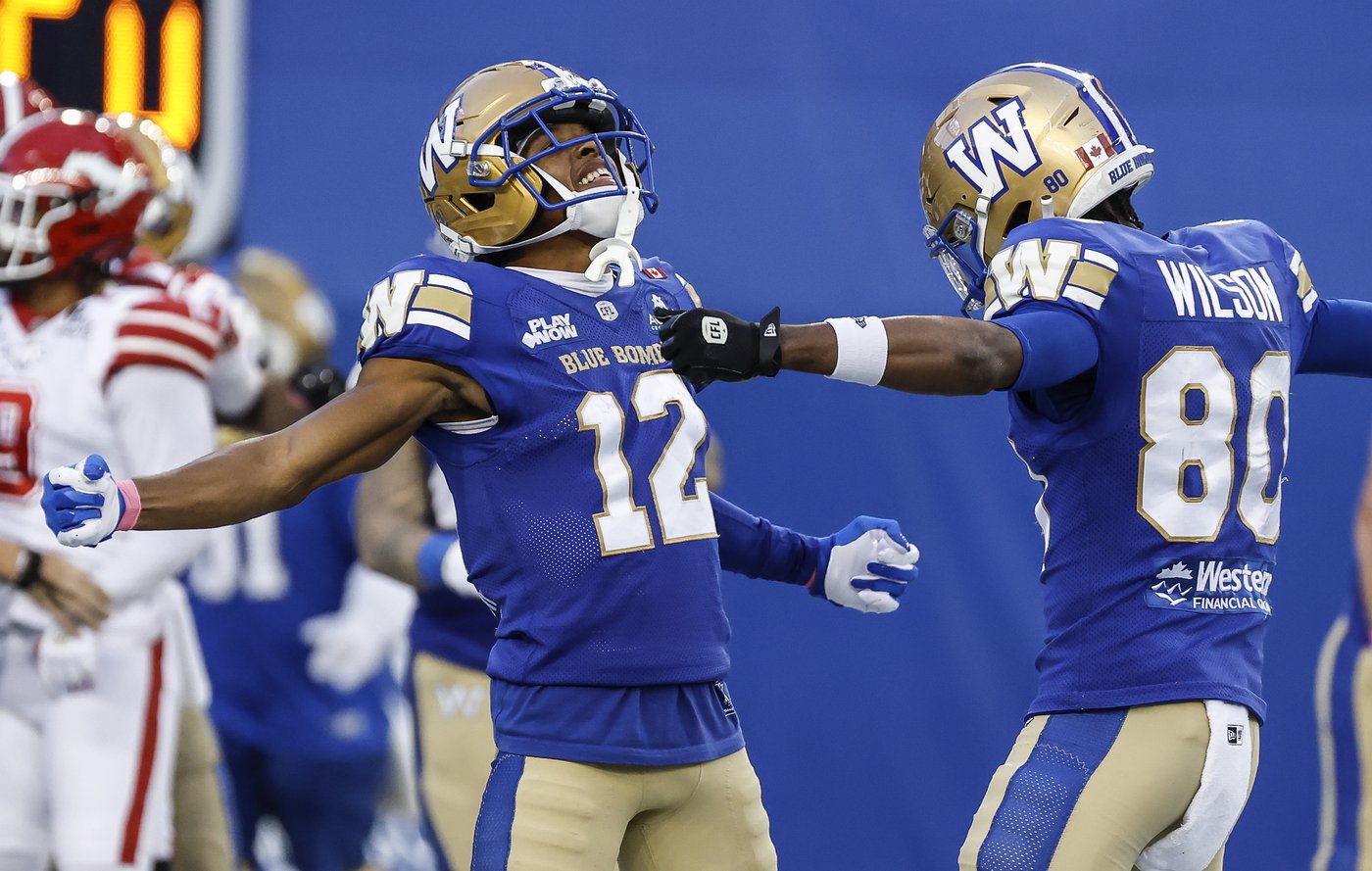 Blue Bombers help their playoff fortunes with 33-28 win over Stampeders | iNFOnews.ca