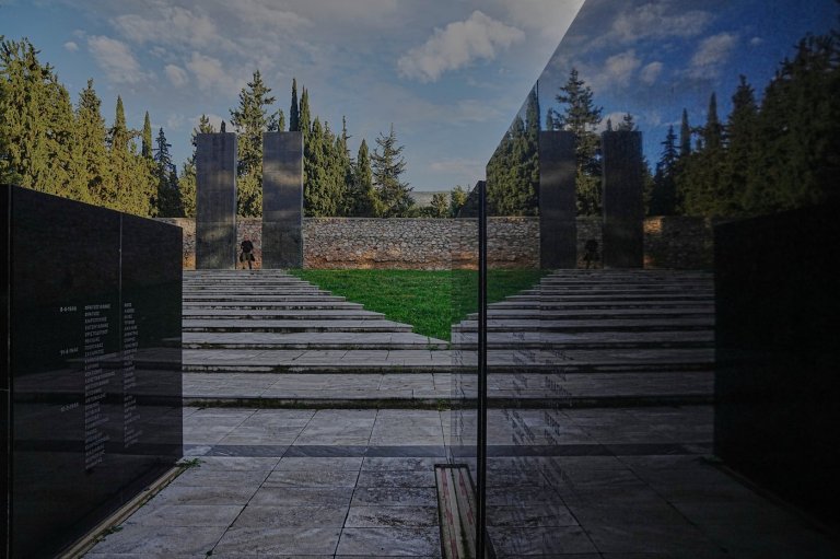 Greece signs a preliminary deal with a Belgian collector to buy WWII photos of Nazi executions | iNFOnews.ca