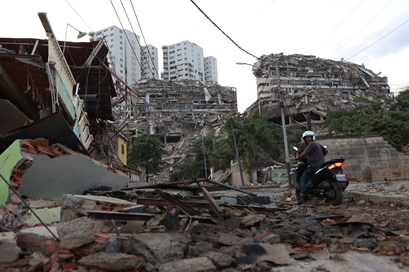 Twin earthquakes strike Venezuela, in photos | iNwheels