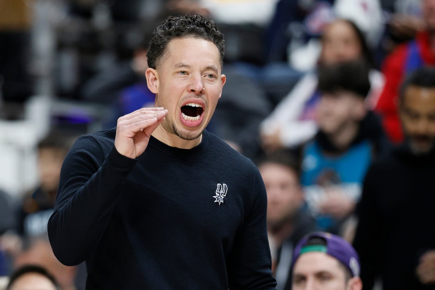 Tempers flare in Spurs-Pistons game in a matchup of 2 of NBA's top teams | iNFOnews.ca