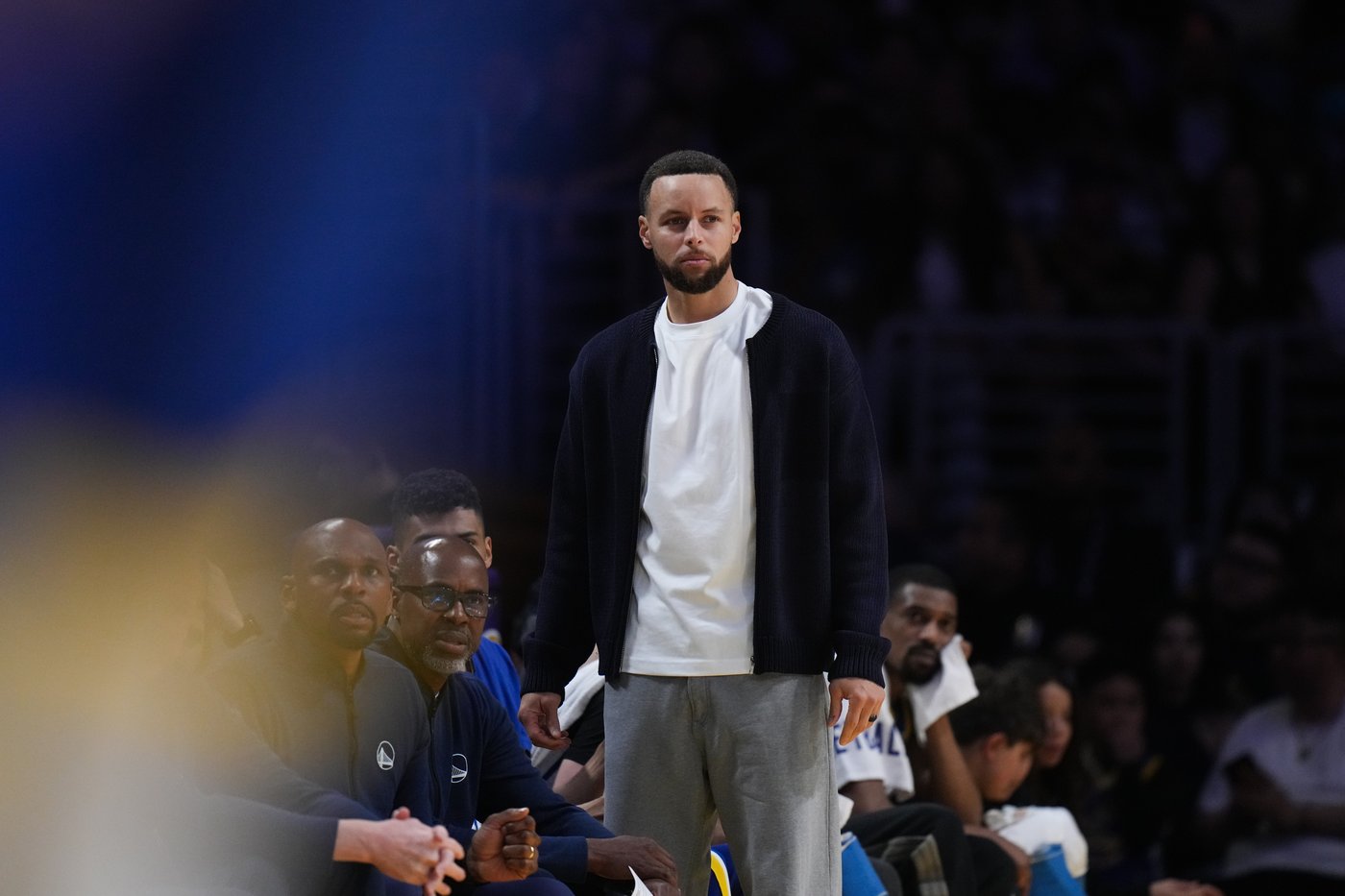 Injured Warriors star Stephen Curry to sit out All-Star Game with lingering right knee injury | iNFOnews.ca