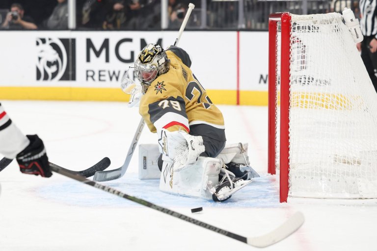 Hart helps lead Golden Knights to 4-3 shootout win over Blackhawks | iNFOnews.ca