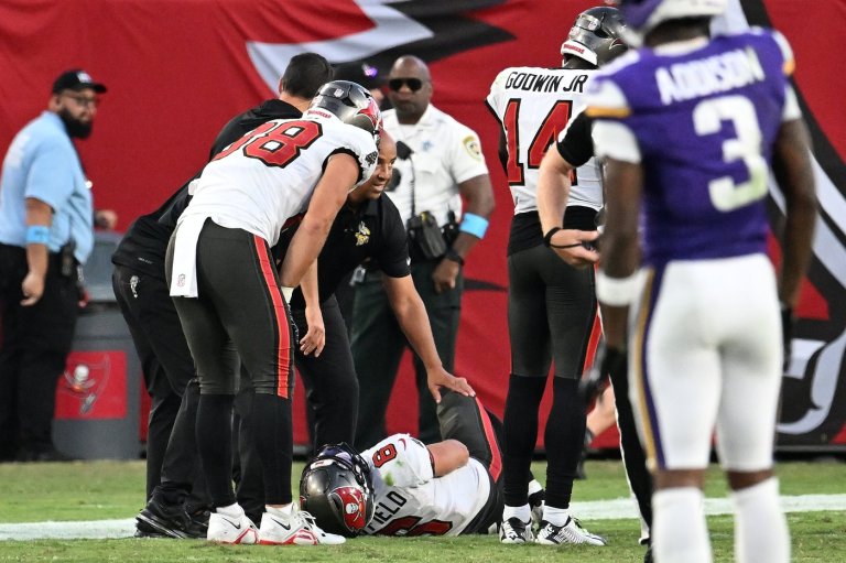 Baker Mayfield is expected to miss at least 3 weeks after injuring his right thumb | iNFOnews.ca