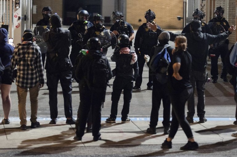 Trump threatened Portland with troops to quell protests. The mayor says it's not needed | iNFOnews.ca