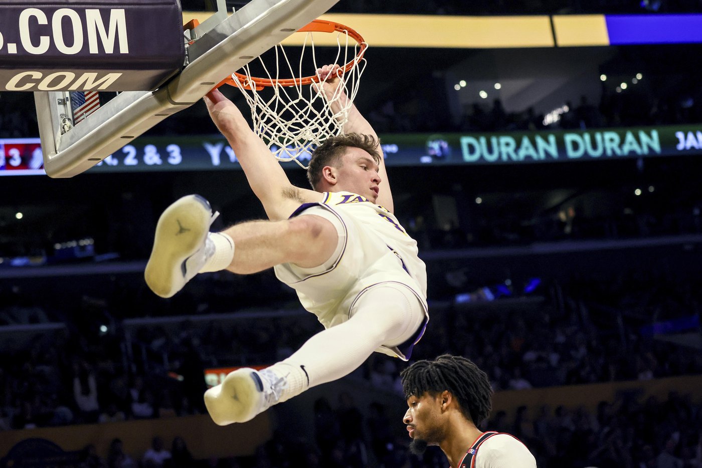 Without LeBron James, Lakers roll past Trail Blazers 107-98 to end 3-game skid | iNFOnews.ca