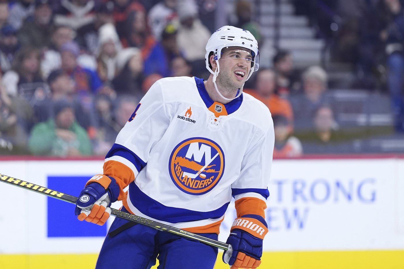 DeAngelo's overtime goal lifts Islanders to 3-2 win over Lightning | iNFOnews.ca DeAngelo's overtime goal lifts Islanders to 3-2 win over Lightning | iNFOnews.ca