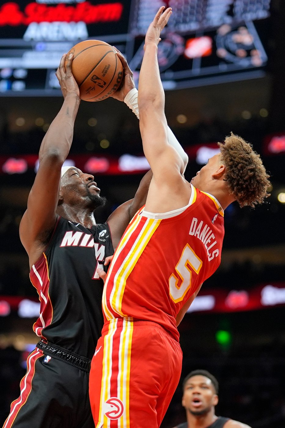 Bam Adebayo passes longtime teammate Udonis Haslem as Heat's career leader in rebounds | iNFOnews.ca