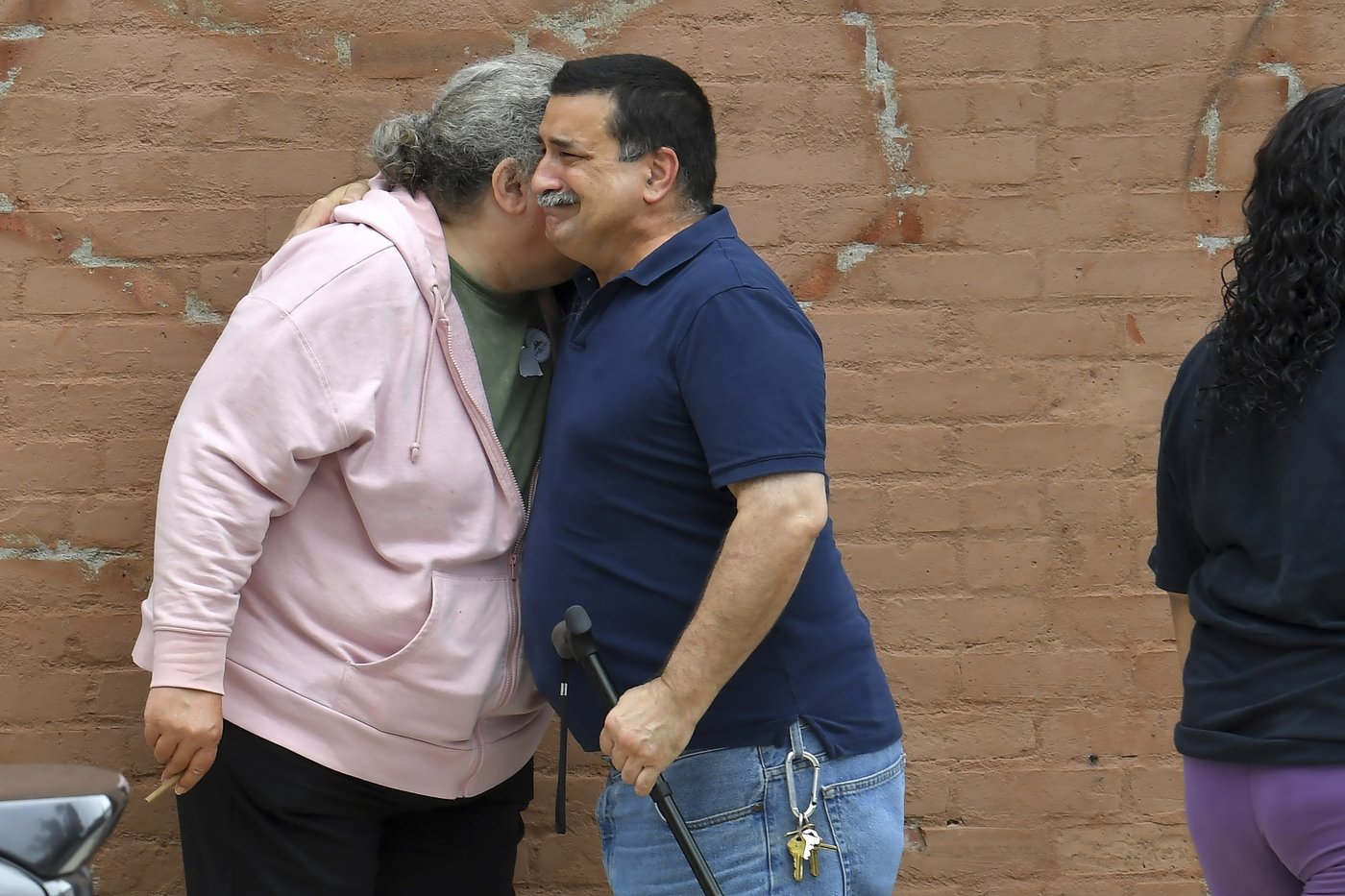 Flames tear through assisted-living facility in Massachusetts, killing 9 and trapping residents | iNFOnews.ca