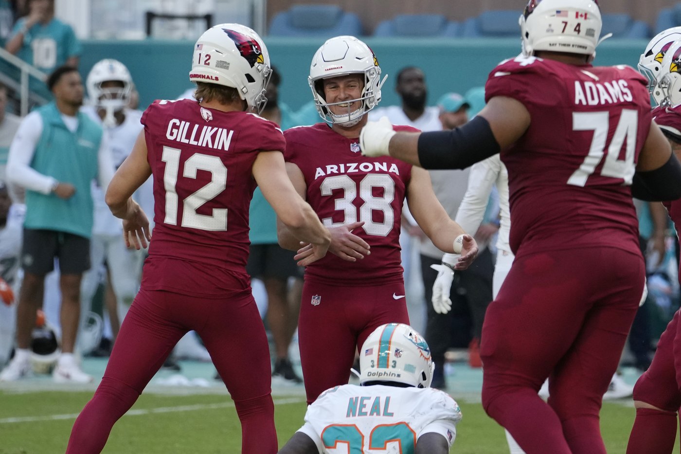 Kyler Murray rallies Cardinals to 28-27 win over Dolphins in Tua Tagovailoa's return | iNFOnews.ca Kyler Murray rallies Cardinals to 28-27 win over Dolphins in Tua Tagovailoa's return | iNFOnews.ca