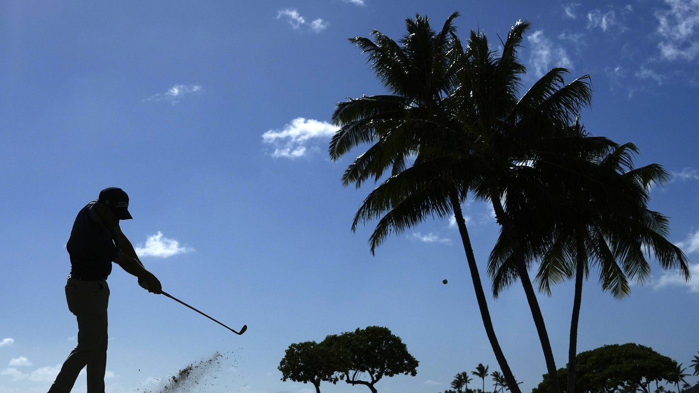 Spaun grabs one-stroke lead at Sony Open, Taylor two shots back | iNFOnews.ca