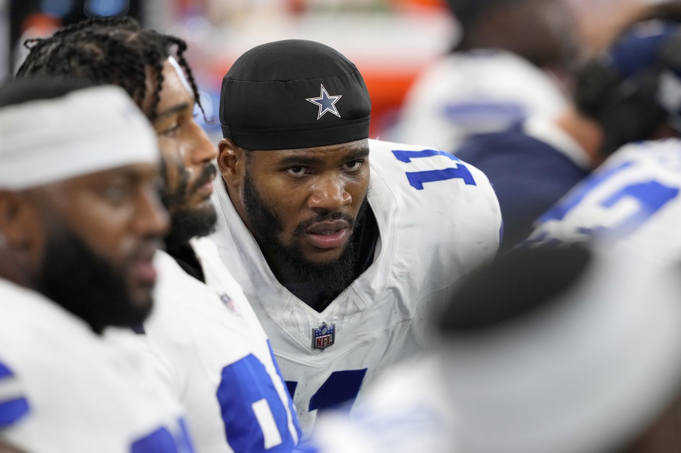 Giants' Malik Nabers, Cowboys' Micah Parsons injured in Thursday night game | iNFOnews.ca