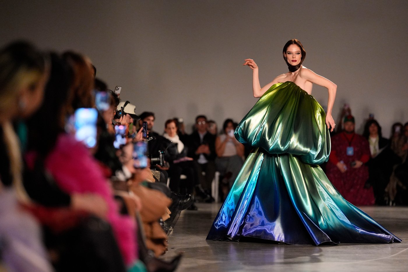 Christian Siriano invites New York Fashion Week guests into his surrealist dream | iNFOnews.ca