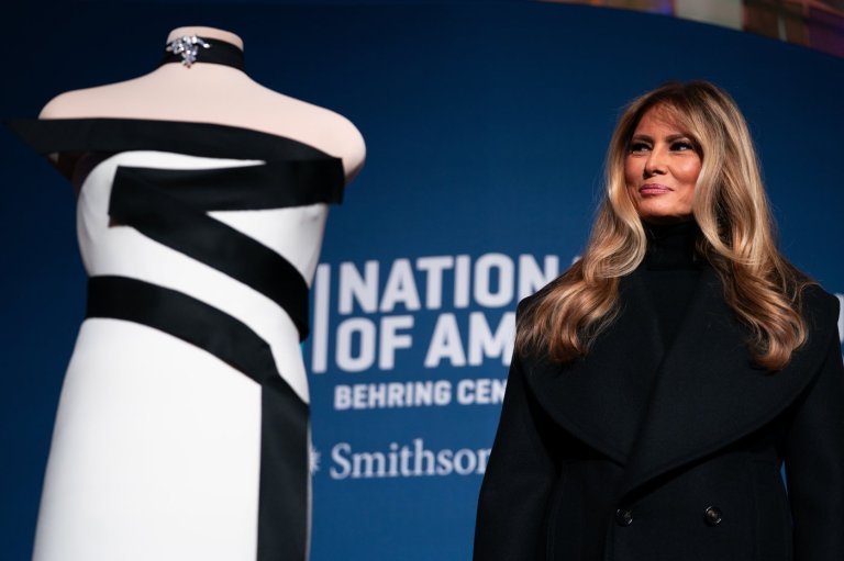 Melania Trump donates her white and black-trimmed inaugural ball gown to the Smithsonian | iNFOnews.ca