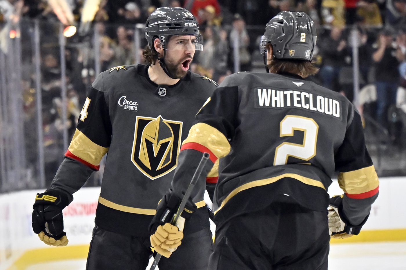 Golden Knights score 3 in 2nd period and beat Flyers 5-2 | iNFOnews.ca