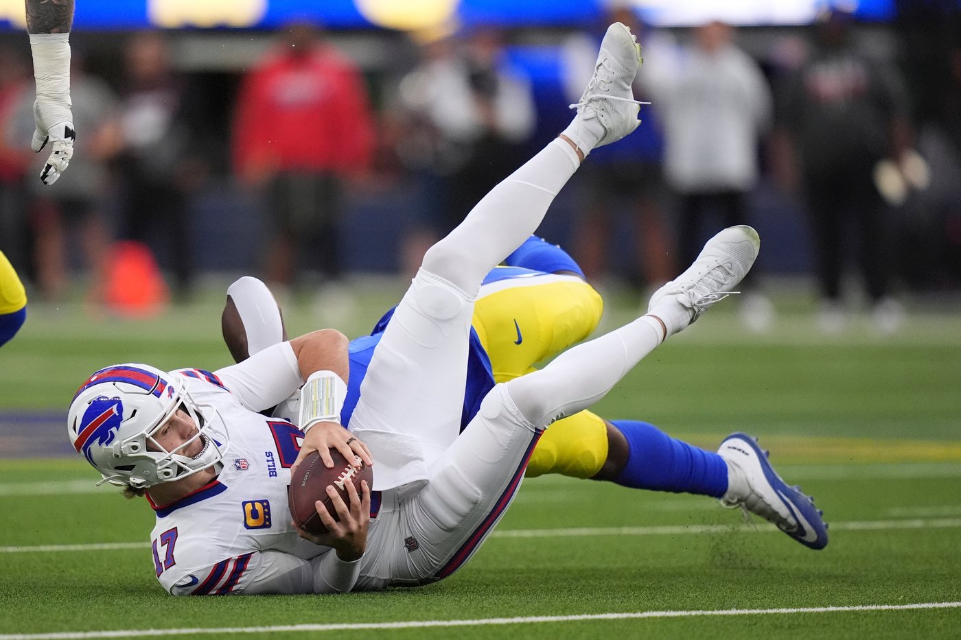 Josh Allen racks up 331 yards and Bills outlast Rams with help from blocked FG for 37-34 win in OT | iNFOnews.ca