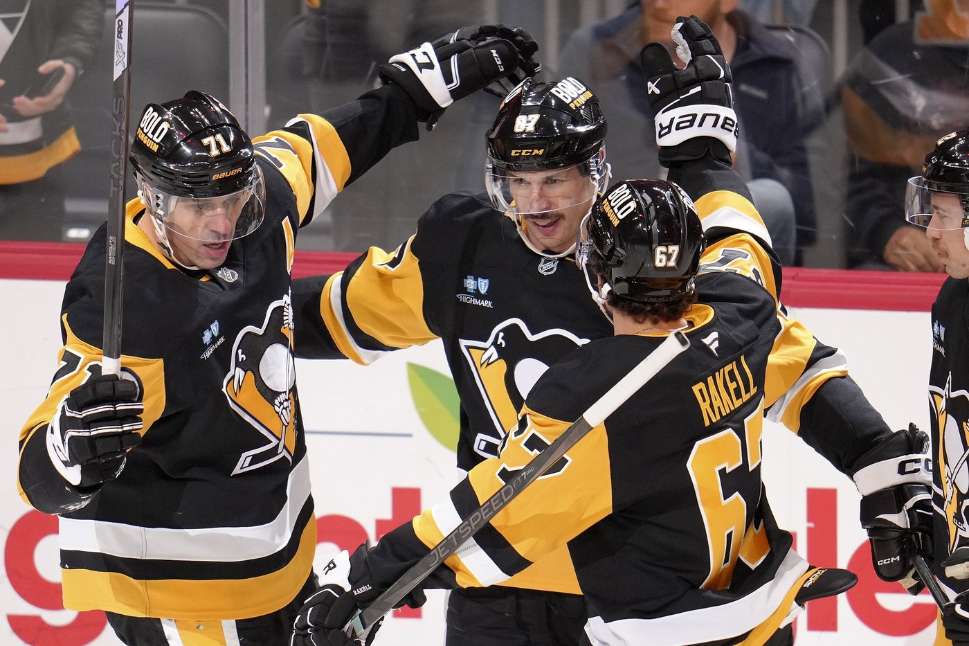 Sidney Crosby scores 600th career NHL goal, but Penguins fall to Utah 6-1 | iNFOnews.ca