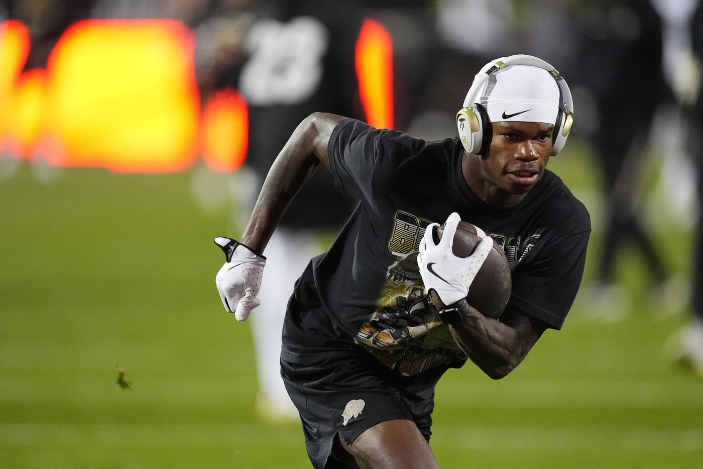 From rankings, to 4-wheelers, to tortillas, Deion Sanders had plenty on his mind after the bye week | iNFOnews.ca