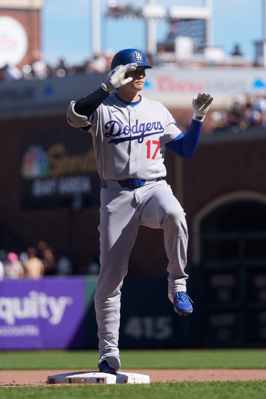 Kiké Hernández hits tiebreaking home run leading off 9th to lift Dodgers over Giants 4-3 | iNFOnews.ca Kiké Hernández hits tiebreaking home run leading off 9th to lift Dodgers over Giants 4-3 | iNFOnews.ca