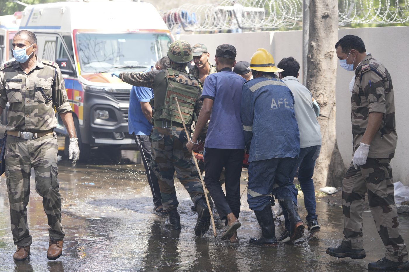 PHOTO COLLECTION: India Plane Crash | iNFOnews.ca PHOTO COLLECTION: India Plane Crash | iNFOnews.ca