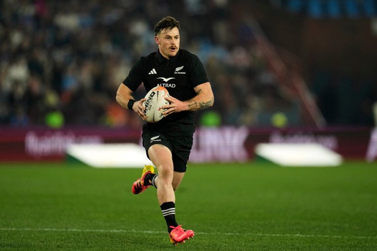 All Blacks name Carter to replace Moorby against Springboks in 2nd test | iNFOnews.ca