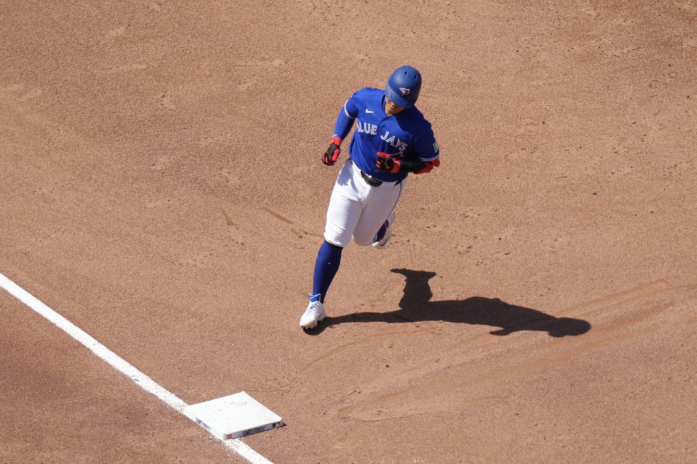 Okamoto's homer leads Jays to 2-1 win in rubber match with Marlins | iNFOnews.ca