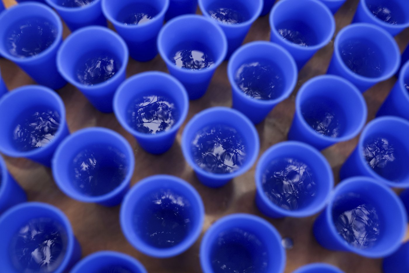 This runner was bothered by blizzard of disposable cups at races. She invented something better | iNFOnews.ca This runner was bothered by blizzard of disposable cups at races. She invented something better | iNFOnews.ca