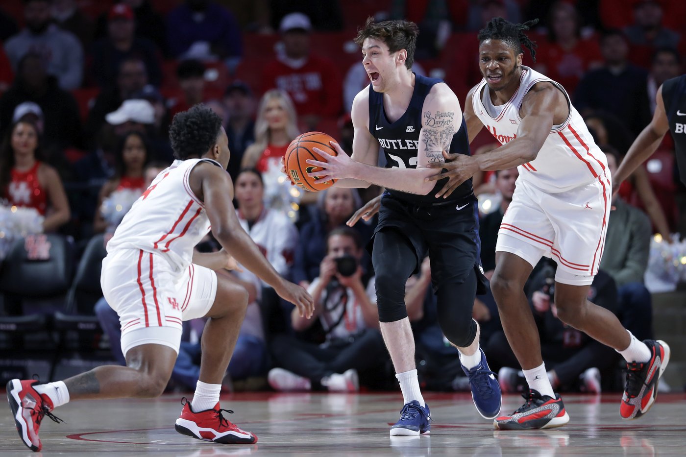 L.J. Cryer scores 18 of his 20 points in 2nd half and No. 17 Houston beats Butler 79-51 | iNFOnews.ca