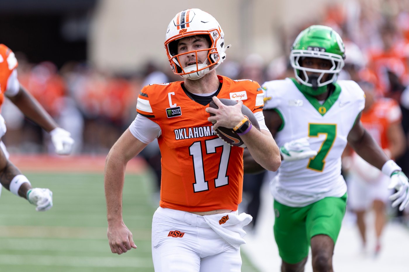 Oklahoma State knocks off No. 6 Oregon 39-31 for first major upset of the season | iNFOnews.ca