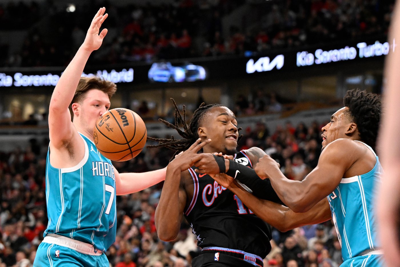 Bridges and Miller help the Hornets beat the Bulls 112-99 | iNFOnews.ca Bridges and Miller help the Hornets beat the Bulls 112-99 | iNFOnews.ca
