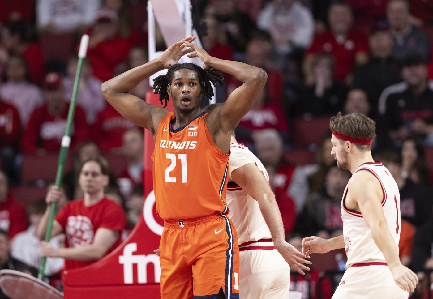 No. 18 Illinois trying to regain its mojo with big man Tomislav Ivisic out indefinitely | iNFOnews.ca