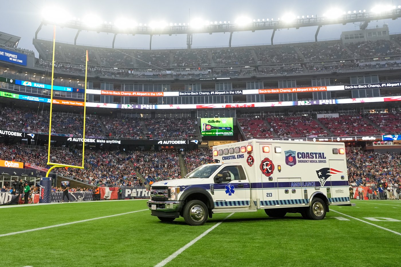 Eagles' Ja’Quinden Jackson has movement after being taken off in ambulance following injury | iNFOnews.ca Eagles' Ja’Quinden Jackson has movement after being taken off in ambulance following injury | iNFOnews.ca