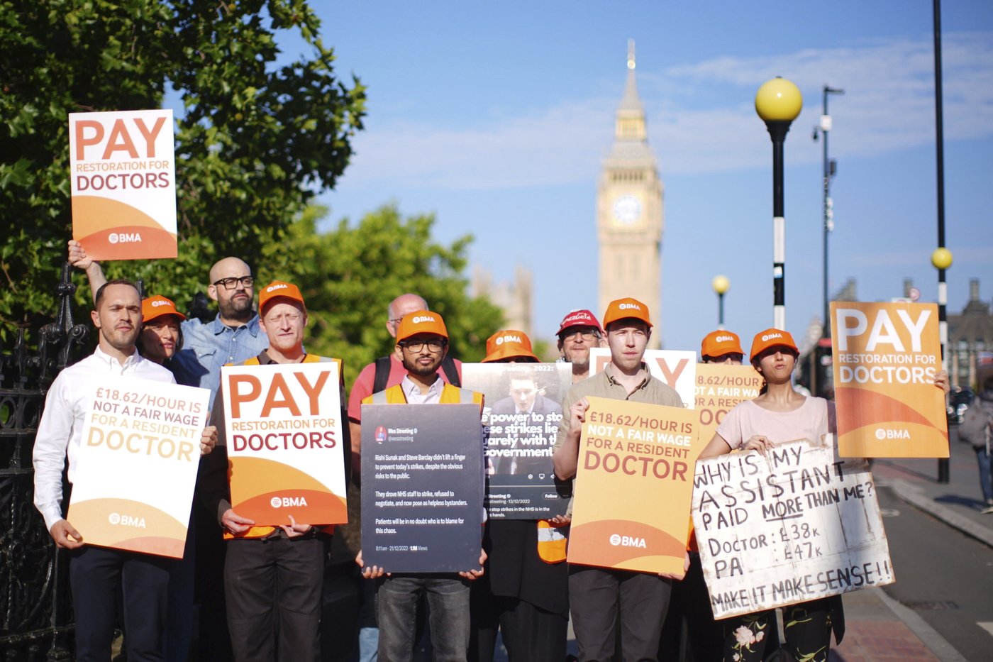 Doctors in England start a 5-day strike over pay. The government says it will hurt patients | iNFOnews.ca