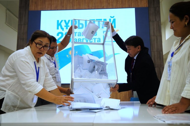 Kazakhstan's pro-government party wins parliamentary election, boosting president's grip on power | iNFOnews.ca