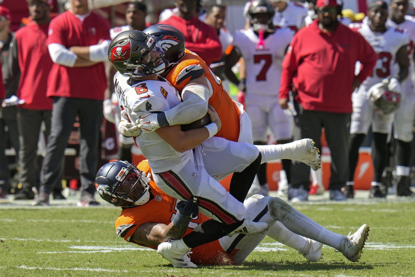 Mayfield-led Buccaneers sputter offensively in 26-7 loss to previously winless Broncos | iNFOnews.ca