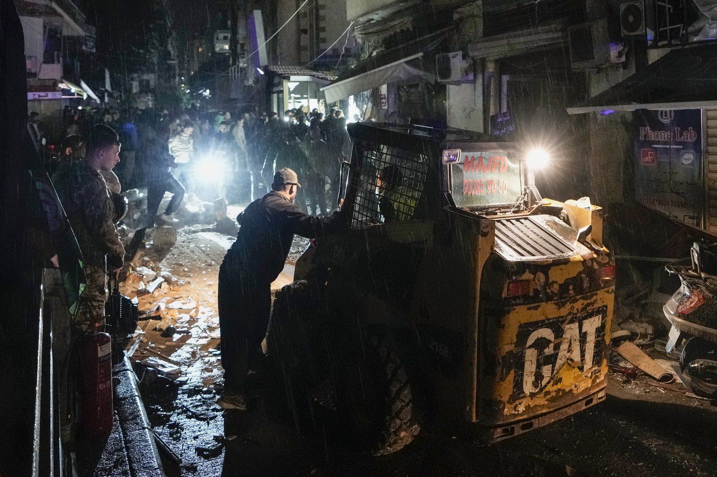 Israeli airstrike hits central Beirut near key government buildings and embassies | iNFOnews.ca