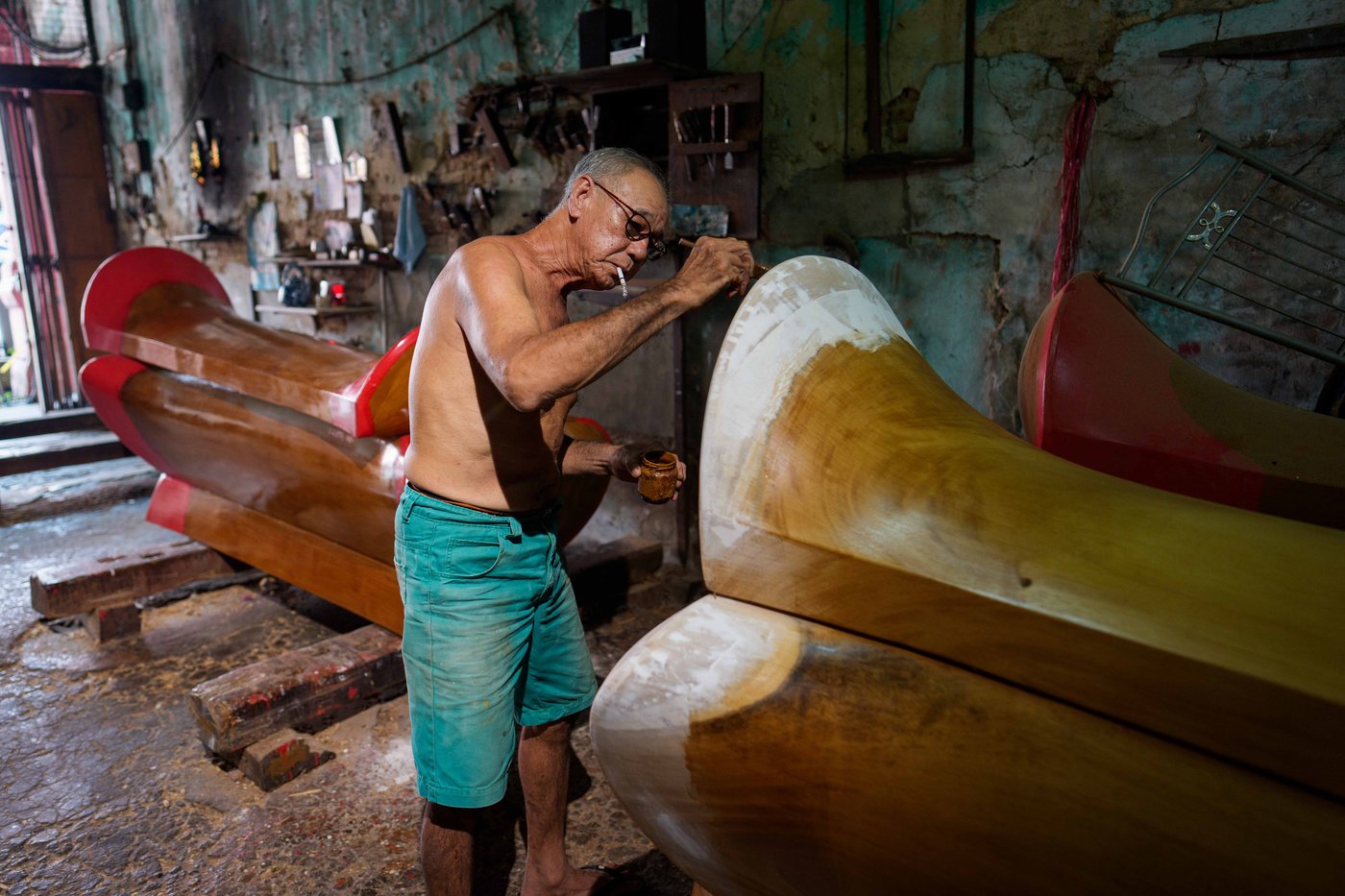 A traditional Chinese coffin maker in Malaysia preserves a fading family craft | iNFOnews.ca A traditional Chinese coffin maker in Malaysia preserves a fading family craft | iNFOnews.ca