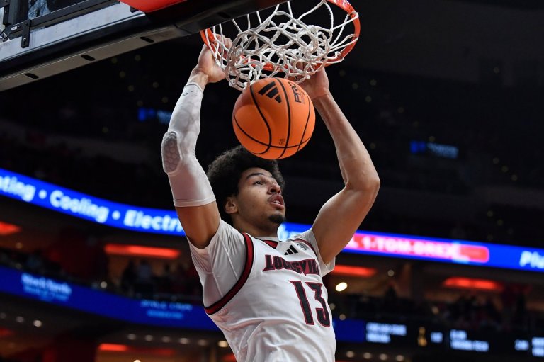 No. 11 Louisville rebounds from loss with 94-54 romp over Montana | iNFOnews.ca