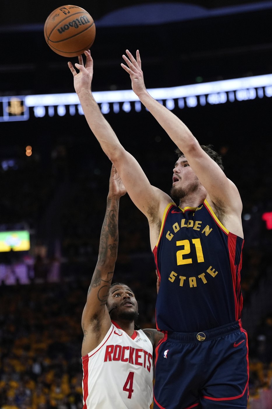 Jimmy Butler returns from injury absence to lead Warriors past Rockets 109-106 for 3-1 series lead | iNFOnews.ca
