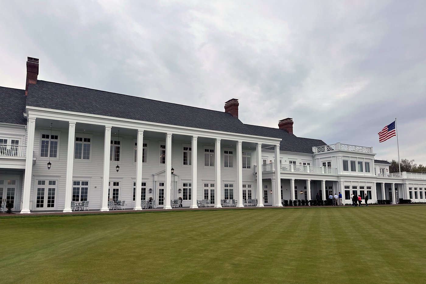 Oakland Hills opens new clubhouse, 4 years after century-old wooden structure was lost in fire | iNFOnews.ca