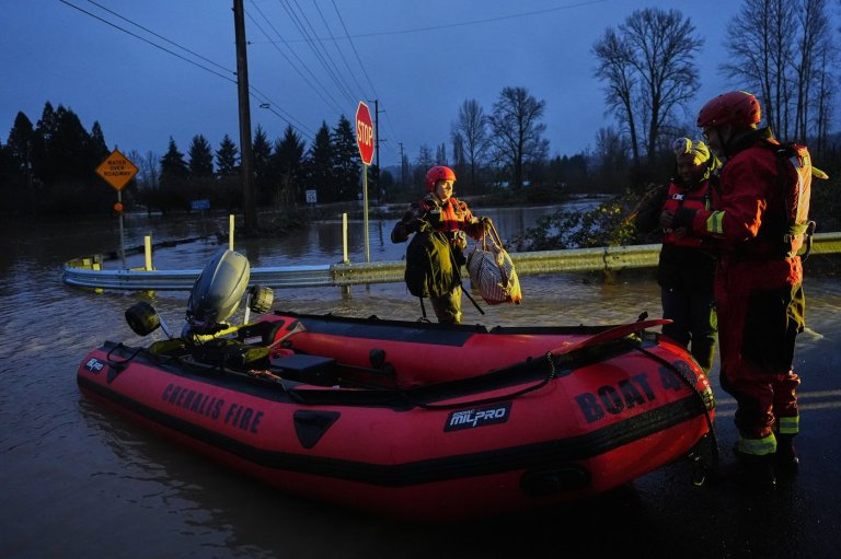 Pacific Northwest braces for more heavy rain, after powerful storm caused flooding, rescues | iNFOnews.ca